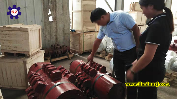 歡迎劉總來(lái)我廠參觀并達(dá)成鏈輪軸組維修新合作！