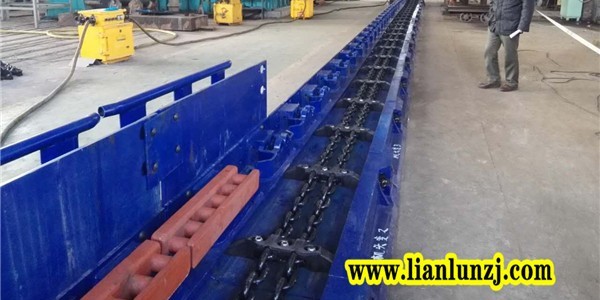 提高<i style='color:red'>116smd09溜槽</i>的使用周期，刮板機的安裝維護應該怎么做？