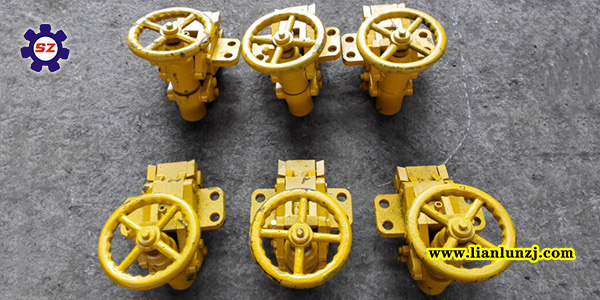 刮板機手動緊鏈器如何工作的？