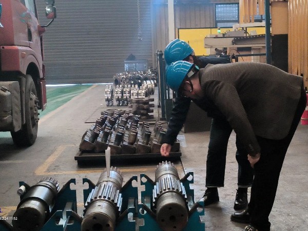 內蒙古沙總蒞臨河南雙志，共鑒鏈輪軸組制造實力