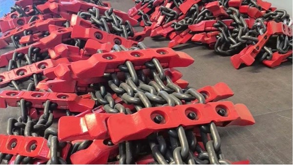 刮板鏈與<i style='color:red'>中部槽</i>“鋼鐵鎧甲”助力產(chǎn)能躍升